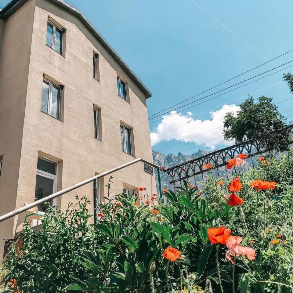 Bed and Breakfast Mountain Heart Kazbegi Exterior foto